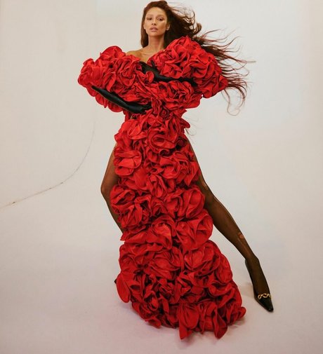 Shay Mitchell xxx hübsche foto