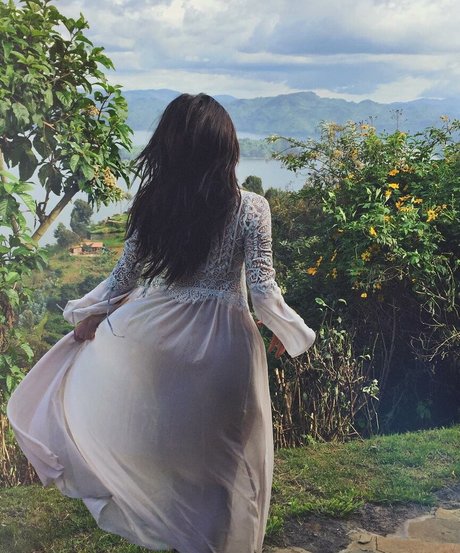 Shay Mitchell nackt xxx galerie