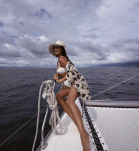 Shay Mitchell hd akt foto