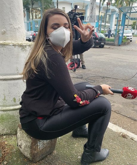 gepiercte brustwarzen onlyfans top akt bilder