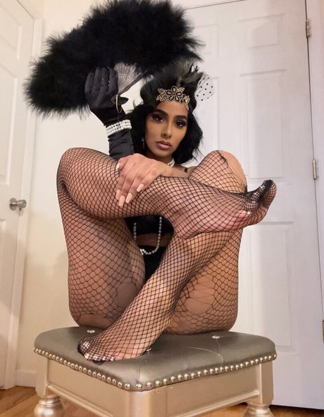 Ayisha Diaz exklusive erwachsene archiv