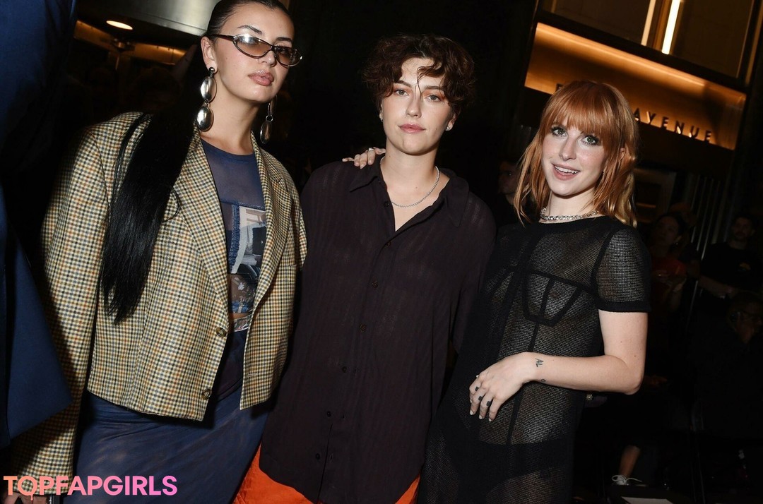 Hayley Williams kunst pornographische galerien