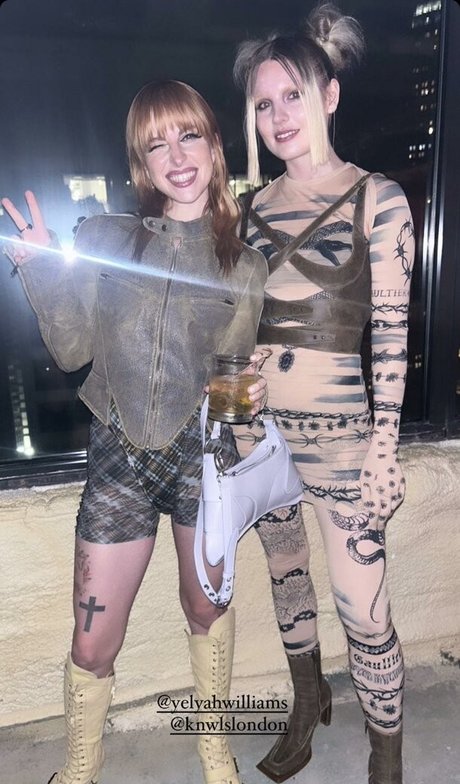 Hayley Williams erwachsene pornographische bilder