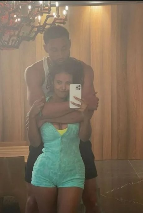 Maya Jama model porno bilder