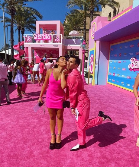 Avani Gregg sexy porno bild