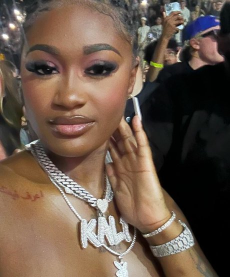 Kaliii erotische nackt fotos