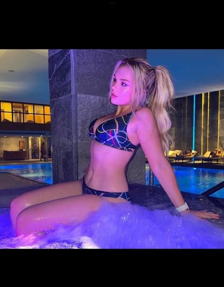 Tallia Storm hd nackt bilder