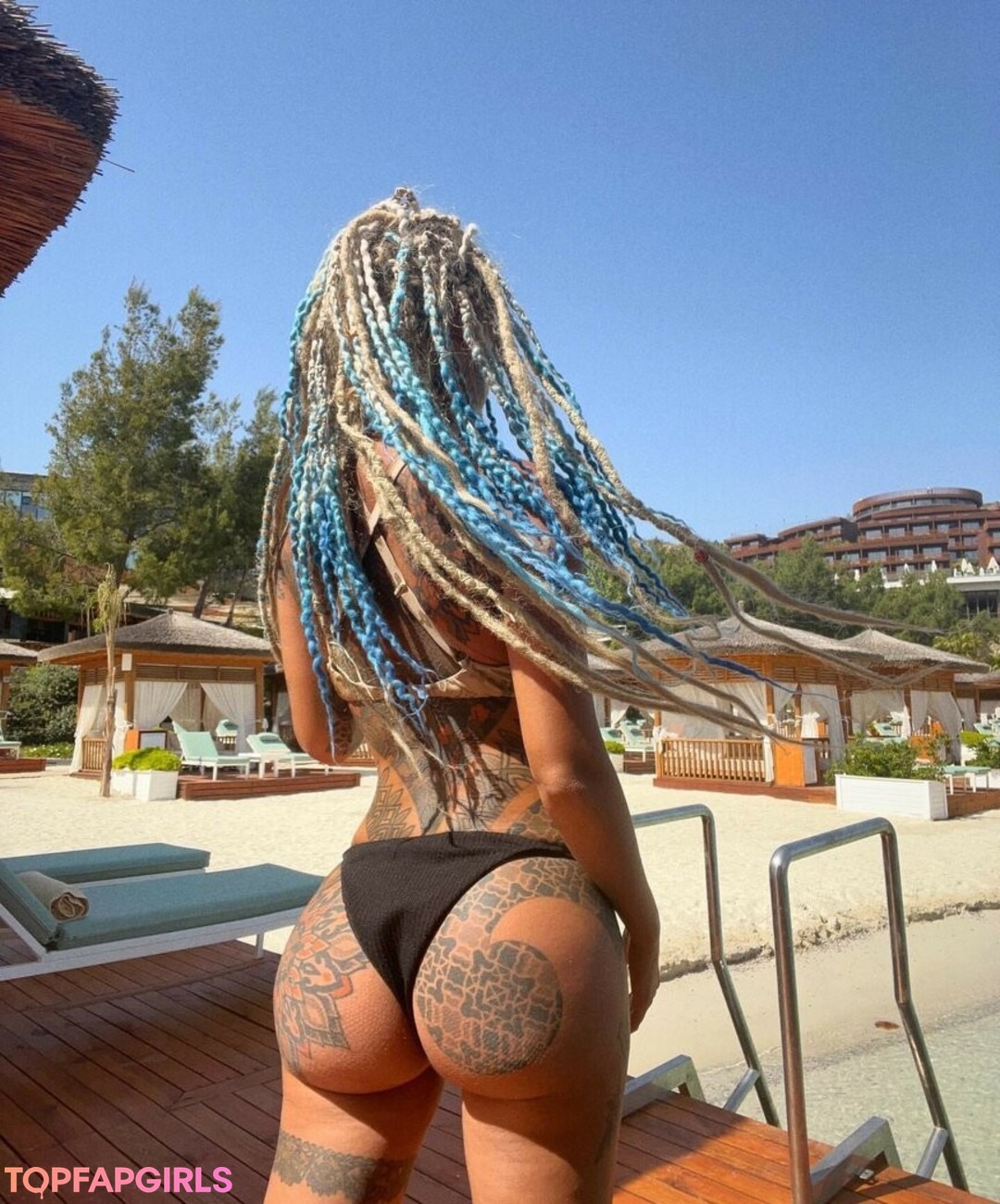 Fishball Suicide nackt top foto