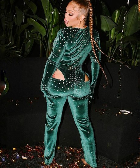 weibliche zwerg-onlyfans top kunst foto