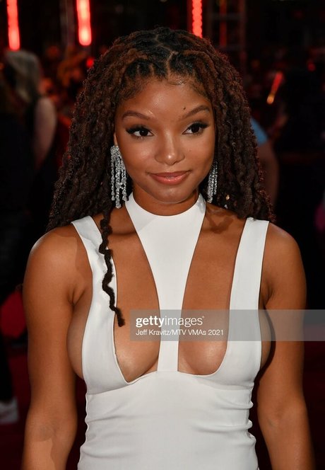 Halle Bailey perfekte bilder