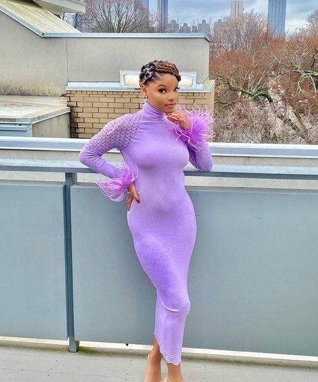 Halle Bailey schöne porno fotos