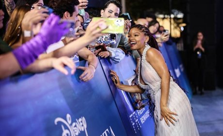 Halle Bailey freie akt bilder