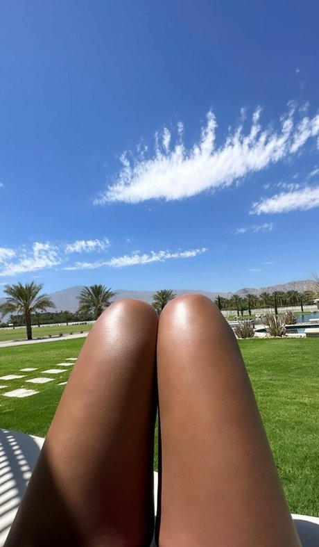 Halle Bailey pornostar hübsche bild