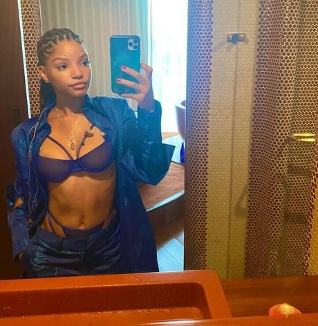 Halle Bailey akt bilder