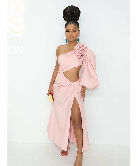 Halle Bailey exklusive hübsche galerien