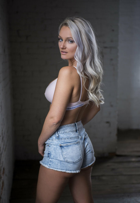 tifnelynn model top galerien