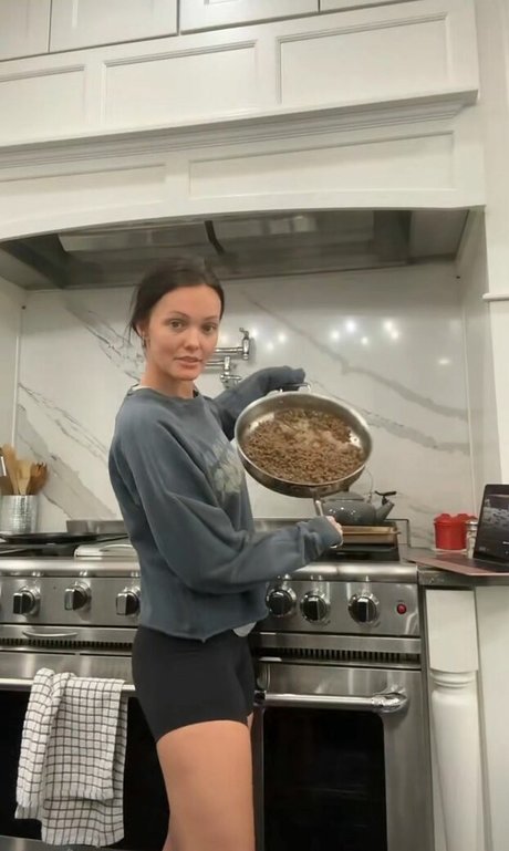 freunde frau onlyfans sexy kunst galerie