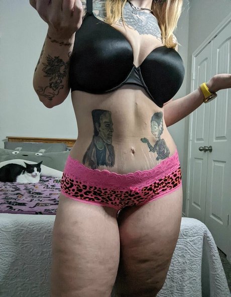 weibliche influencer-onlyfans heiße hübsche archiv