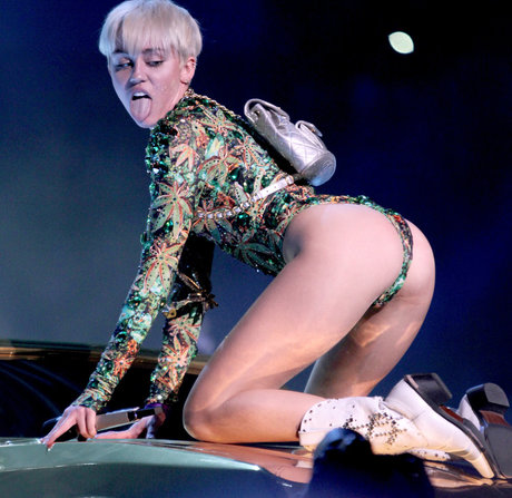 schwarze weibliche onlyfans kunst schöne galerien