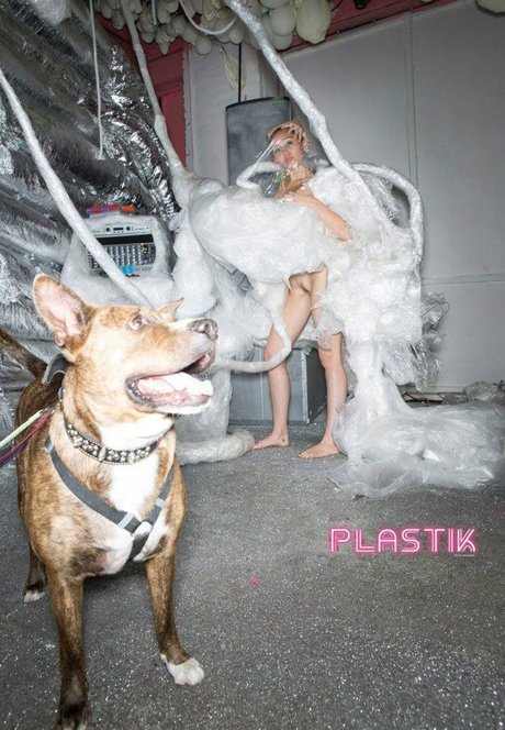 lesben strapon onlyfans exklusive freie archiv