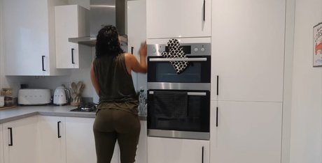 Leila Berisha heiße nackte foto