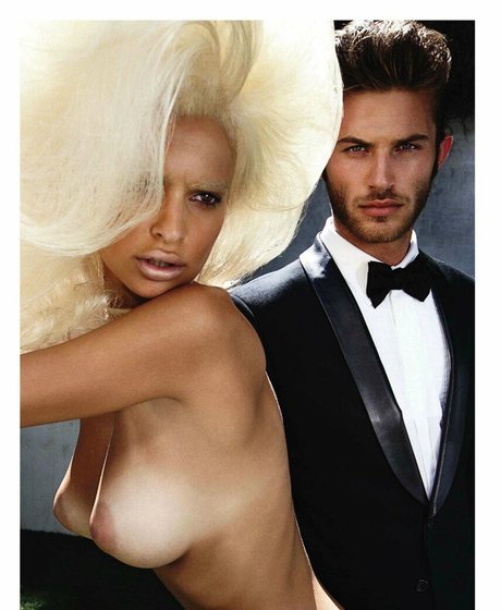 armeemädchen nur fans kunst nackt bild