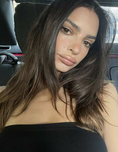 turnschuhe nur fans nacktheit erwachsene foto