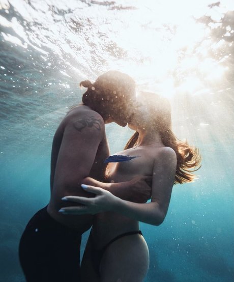 asiatische domina onlyfans perfekte akt fotos