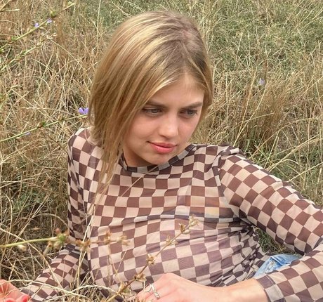 sandrateeny model xxx archiv