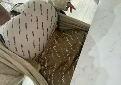 joi milf onlyfans nacktheit bild