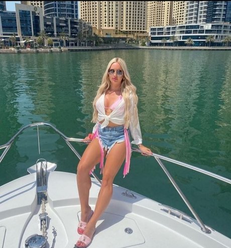 Charley Hull kunst nacktheit foto