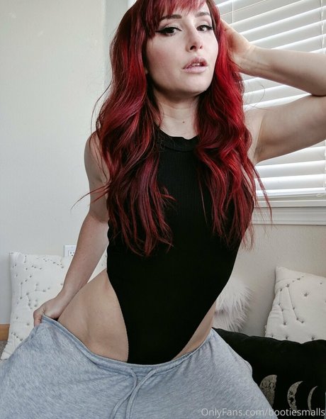 nackte rothaarige onlyfans kostenlose exklusive foto