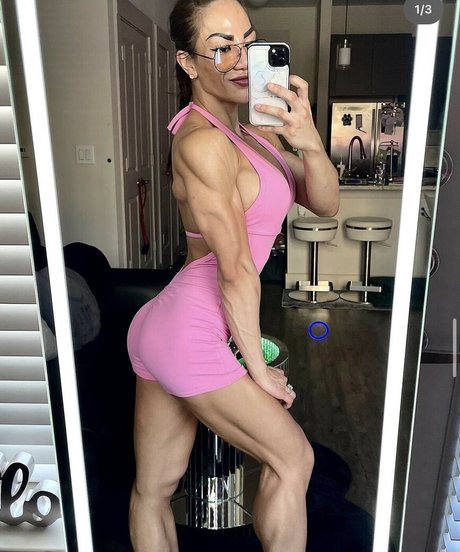 Tina Nguyen kunst erwachsene archiv