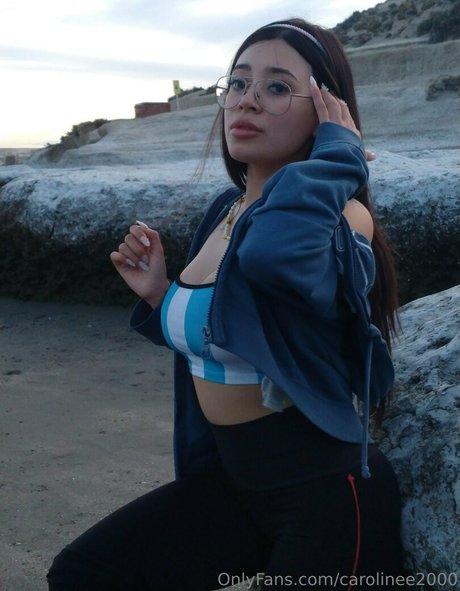 carolinee2000 xxx sexy bild