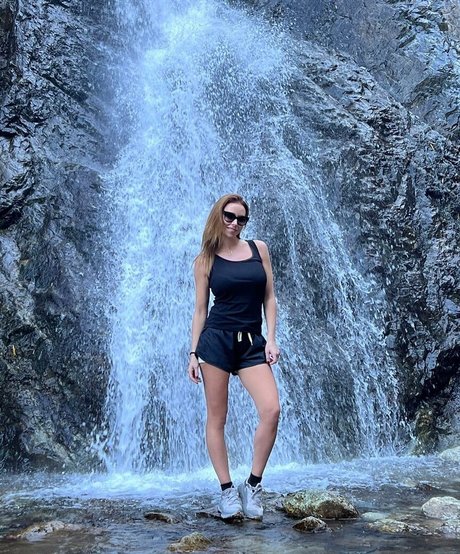 Una Healy erwachsene beste bild