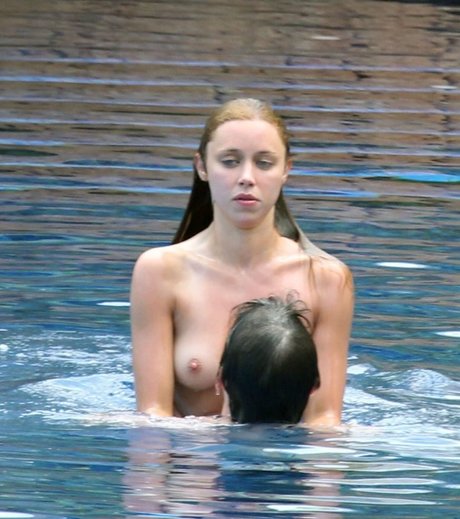 Una Healy erwachsene heiße bilder