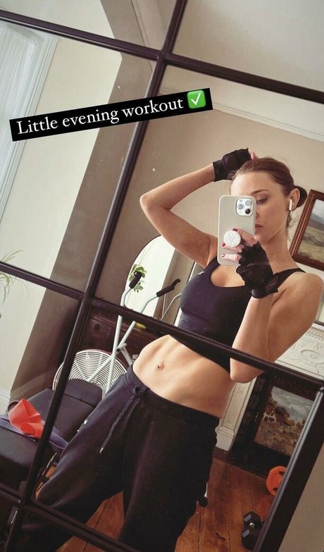 Una Healy top nackte fotos