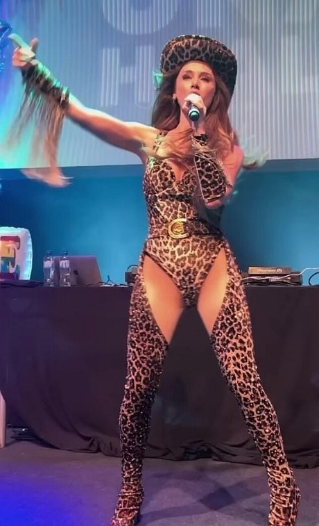 Una Healy porno pornostar galerie