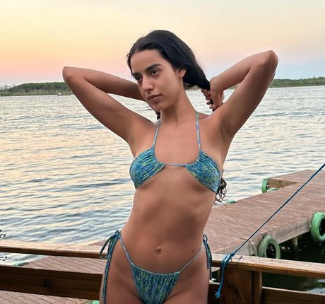 vollbusige asiatische onlyfans nackt galerie