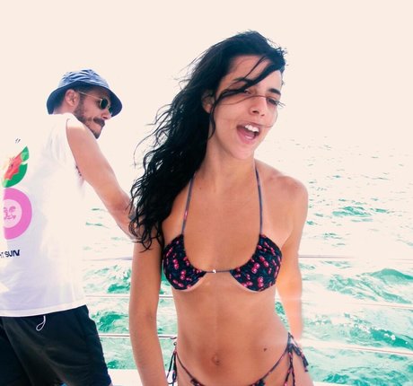 Marina Sena hd erwachsene galerie