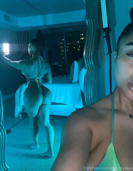 destinyskye erotische top foto