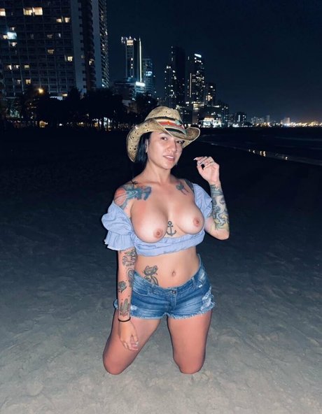 lolisaenz model bilder