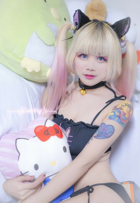 Canniny exklusive nackt galerie