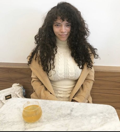 lesben strapon onlyfans kunst nackt bild