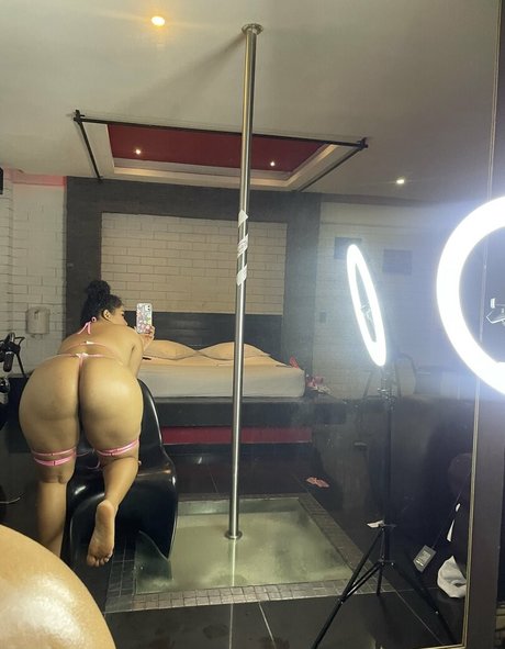 Karen Cano exklusive hübsche foto