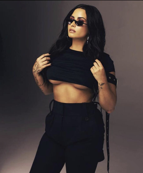 Demi Lovato perfekte pornostar bild