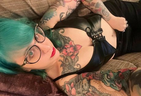 PushingUpRoses model porno bilder