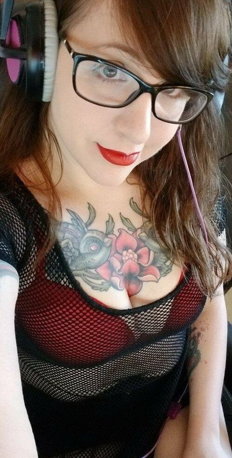 PushingUpRoses freie nackten foto