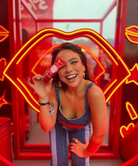 Bruna Carvalho pornostar exklusive bild