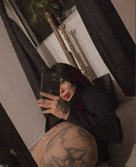 Merce Uhia porno nackten galerien